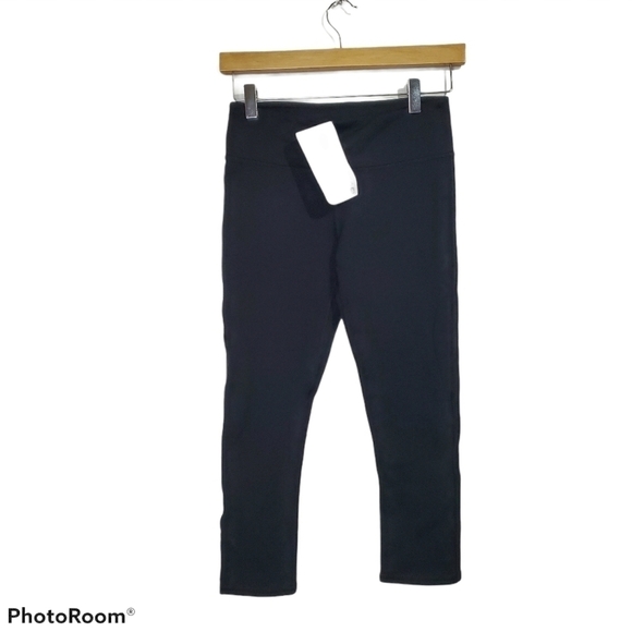 Fabletics NEW olive capri - Picture 1 of 9